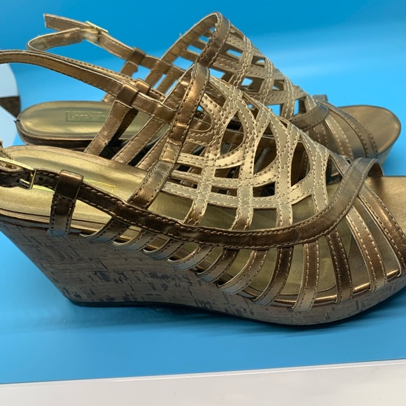 COACH AND FOUR WEDGE SANDAL Gold Caged Size 7.5 - Picture 2 of 6